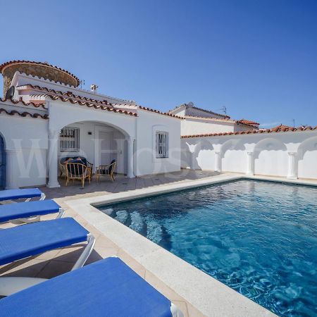 Villa Et Studio Avec Piscine - Wehostyou Empuriabrava Ngoại thất bức ảnh