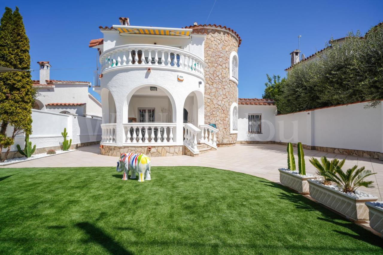 Villa Et Studio Avec Piscine - Wehostyou Empuriabrava Ngoại thất bức ảnh