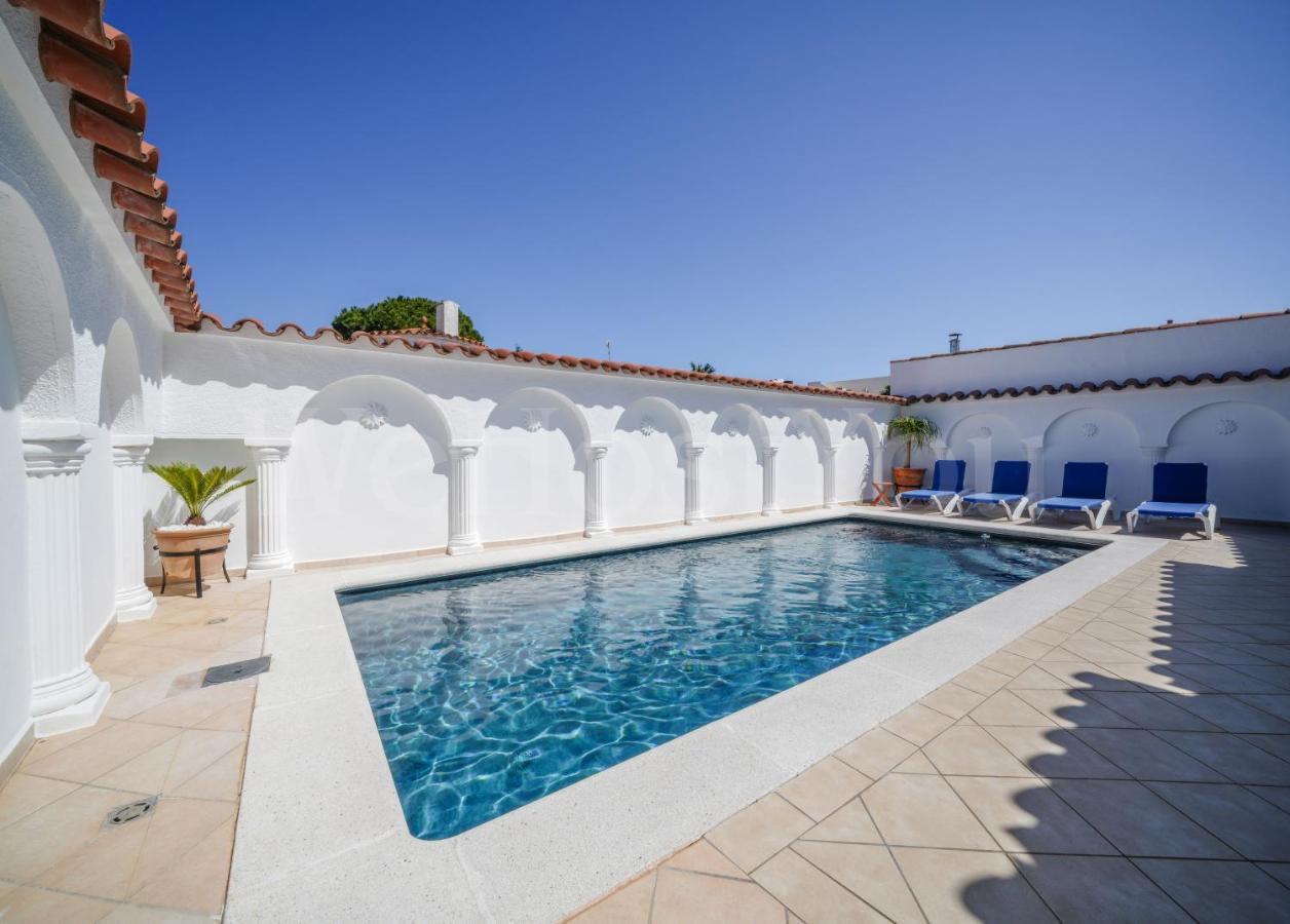 Villa Et Studio Avec Piscine - Wehostyou Empuriabrava Ngoại thất bức ảnh