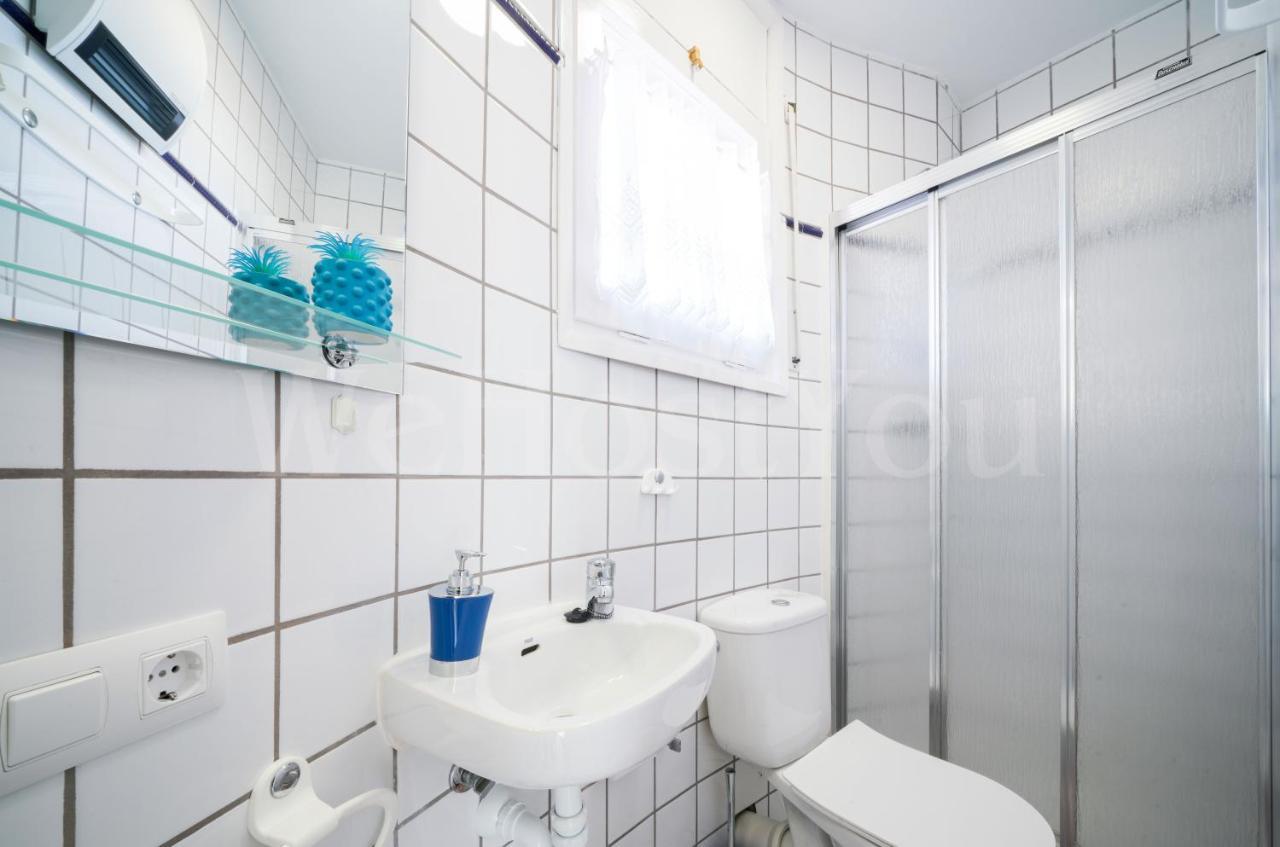 Villa Et Studio Avec Piscine - Wehostyou Empuriabrava Ngoại thất bức ảnh