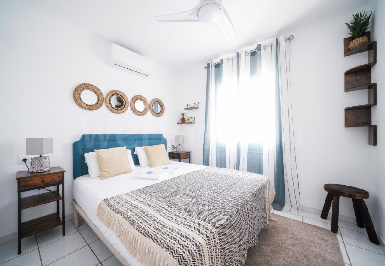 Villa Et Studio Avec Piscine - Wehostyou Empuriabrava Ngoại thất bức ảnh